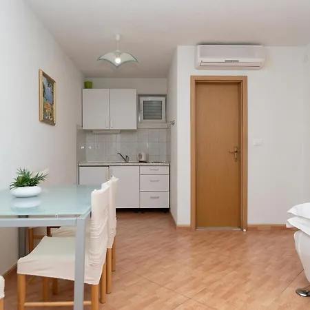 Urlic Apartamento *